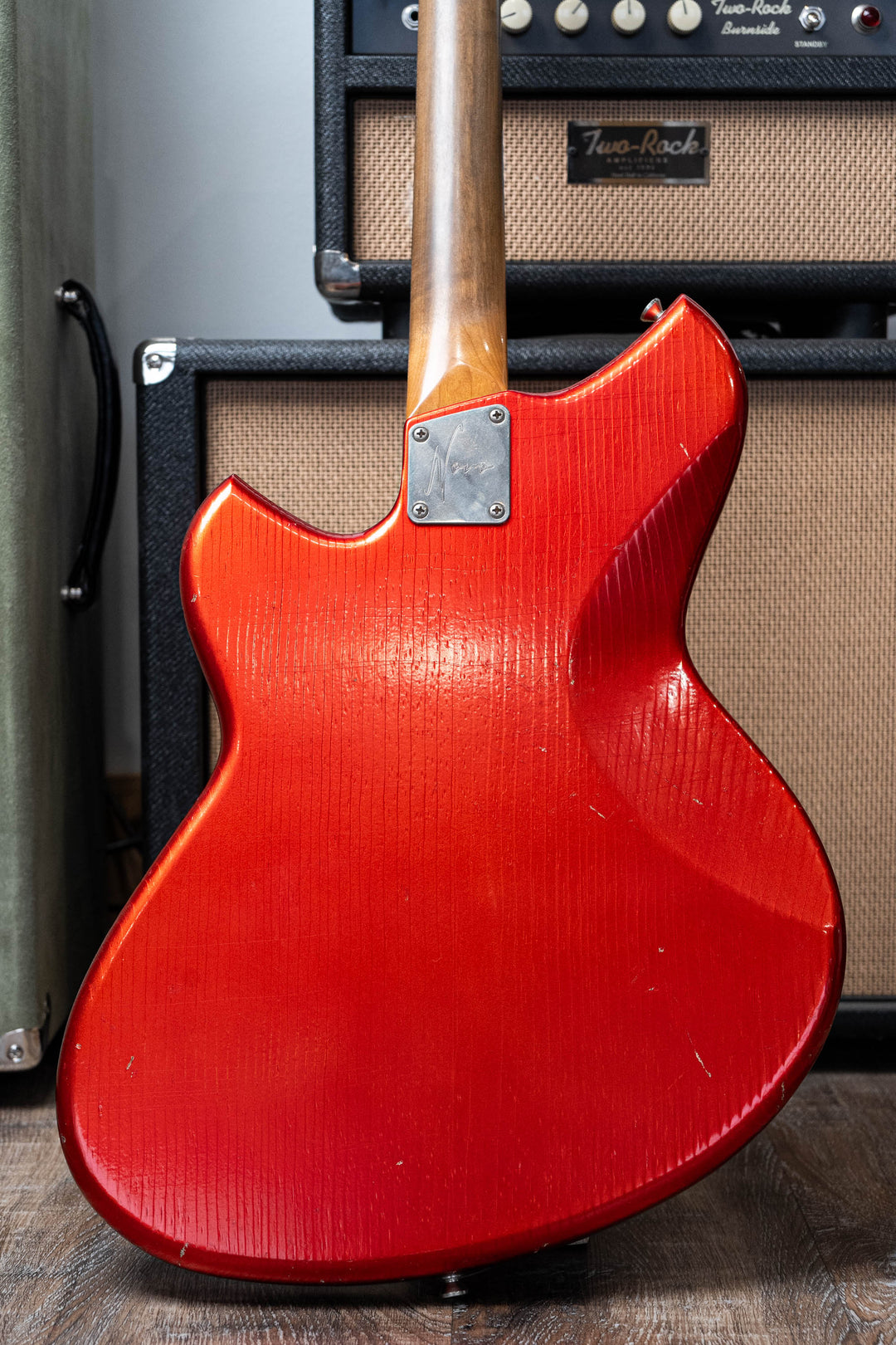 Novo Serus J in Candy Apple Red