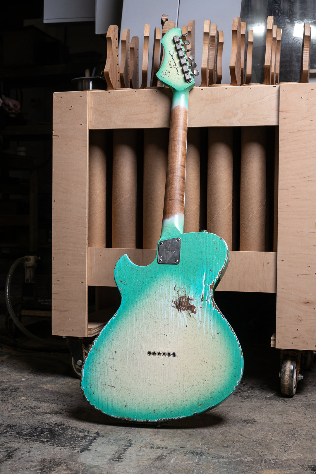 Novo Signature Solus F1 in Seafoam Silvertone Burst